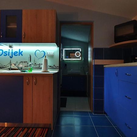 Design Apartments Red Blue Osijek Ngoại thất bức ảnh