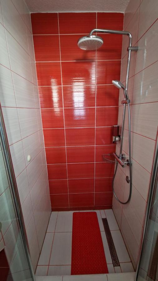 Design Apartments Red Blue Osijek Ngoại thất bức ảnh