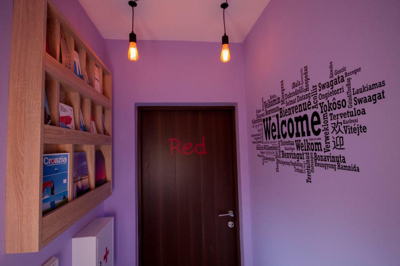 Design Apartments Red Blue Osijek Ngoại thất bức ảnh
