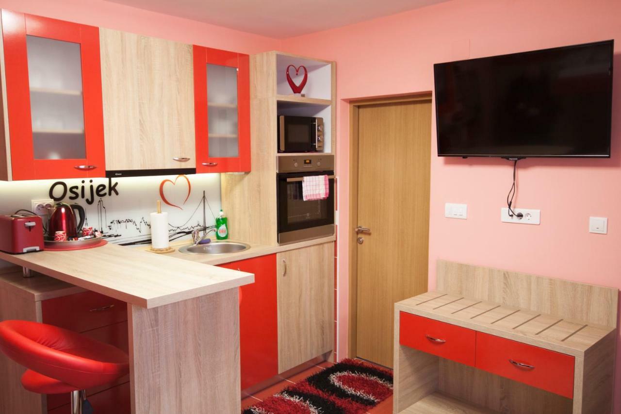 Design Apartments Red Blue Osijek Ngoại thất bức ảnh